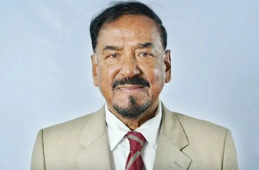 Speaker Hafiz Uddin Ahmed (Bir Bikram) takes charge of acting President