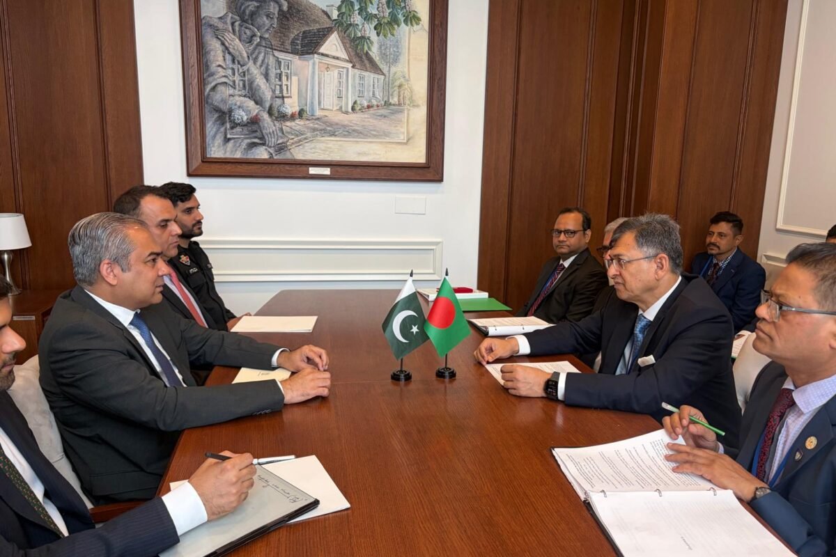 Bangladesh, Pakistan hold bilateral meeting at home minister…