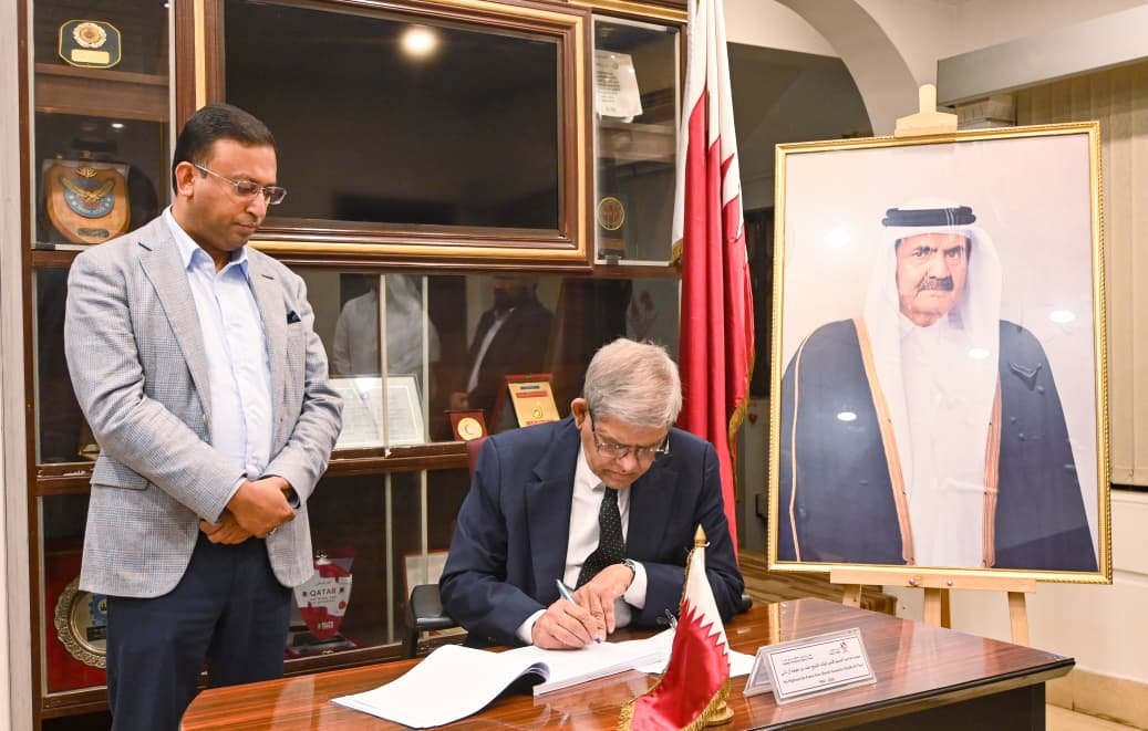 Local Government Minister signs condolence book on death&hellip;