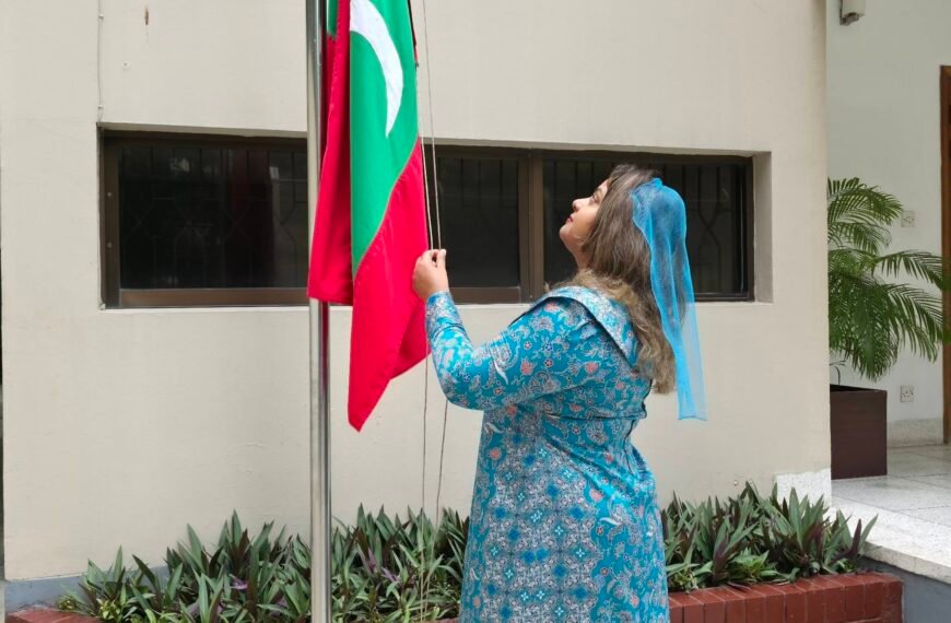 Maldives High Commission hoists flag in Dhaka on Maldives National Day