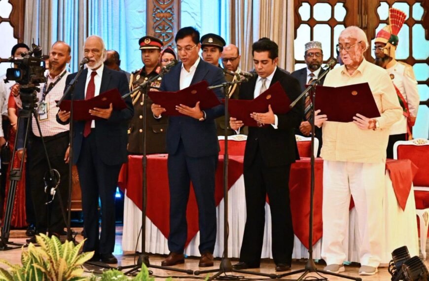 4 ministers and 2 state ministers take oath at Bangabhaban