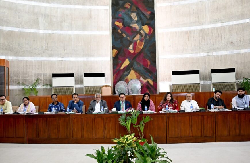 1st meeting of the Standing Committee on Foreign Affairs of the 13th Parliament held
