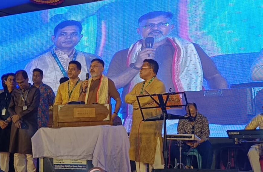 DNCC Administrator Shafiqul Islam Khan Donates 140,000 Taka to Bashundhara Puja Mandap